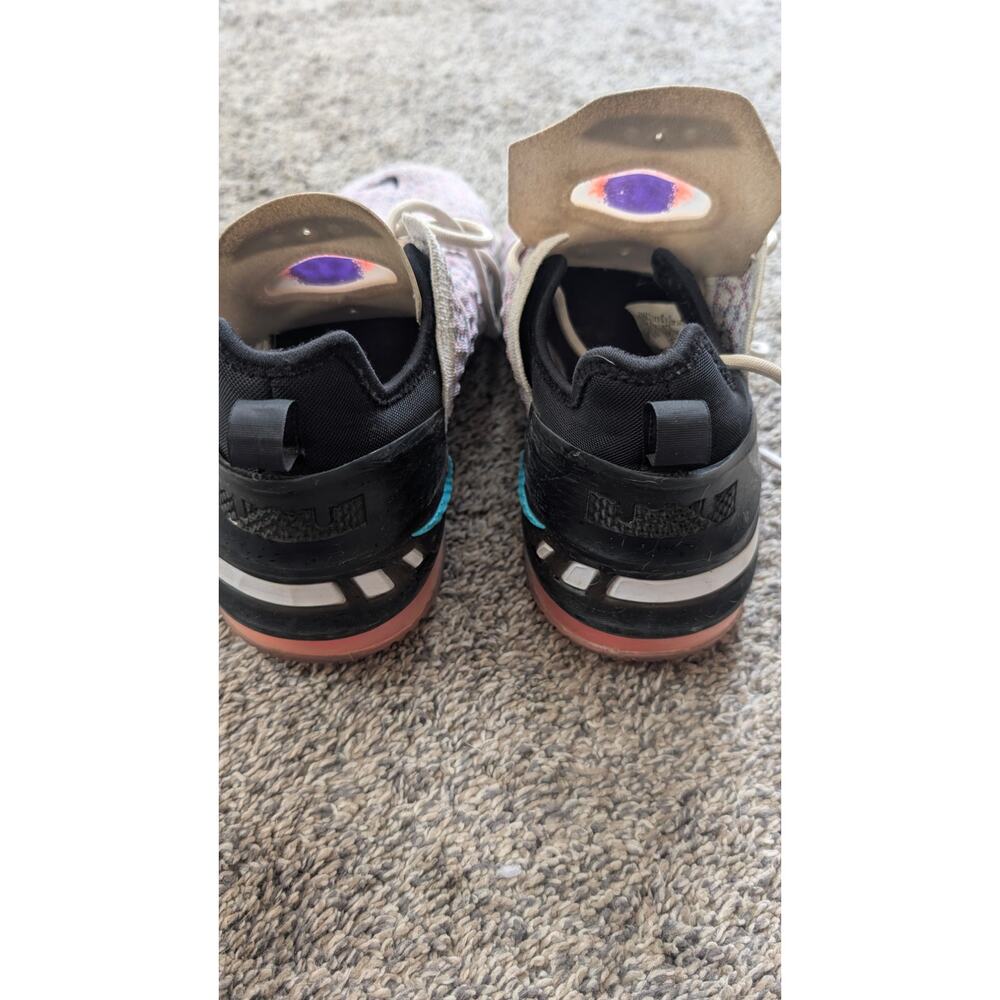 EUC Nike LeBron 18 XVIII Graffiti Kids Size 7Y - Picture 5 of 6